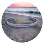 Armband Be stronger than the storm