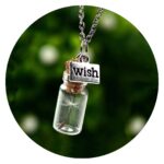 Ketting flesje met 1 pluisje