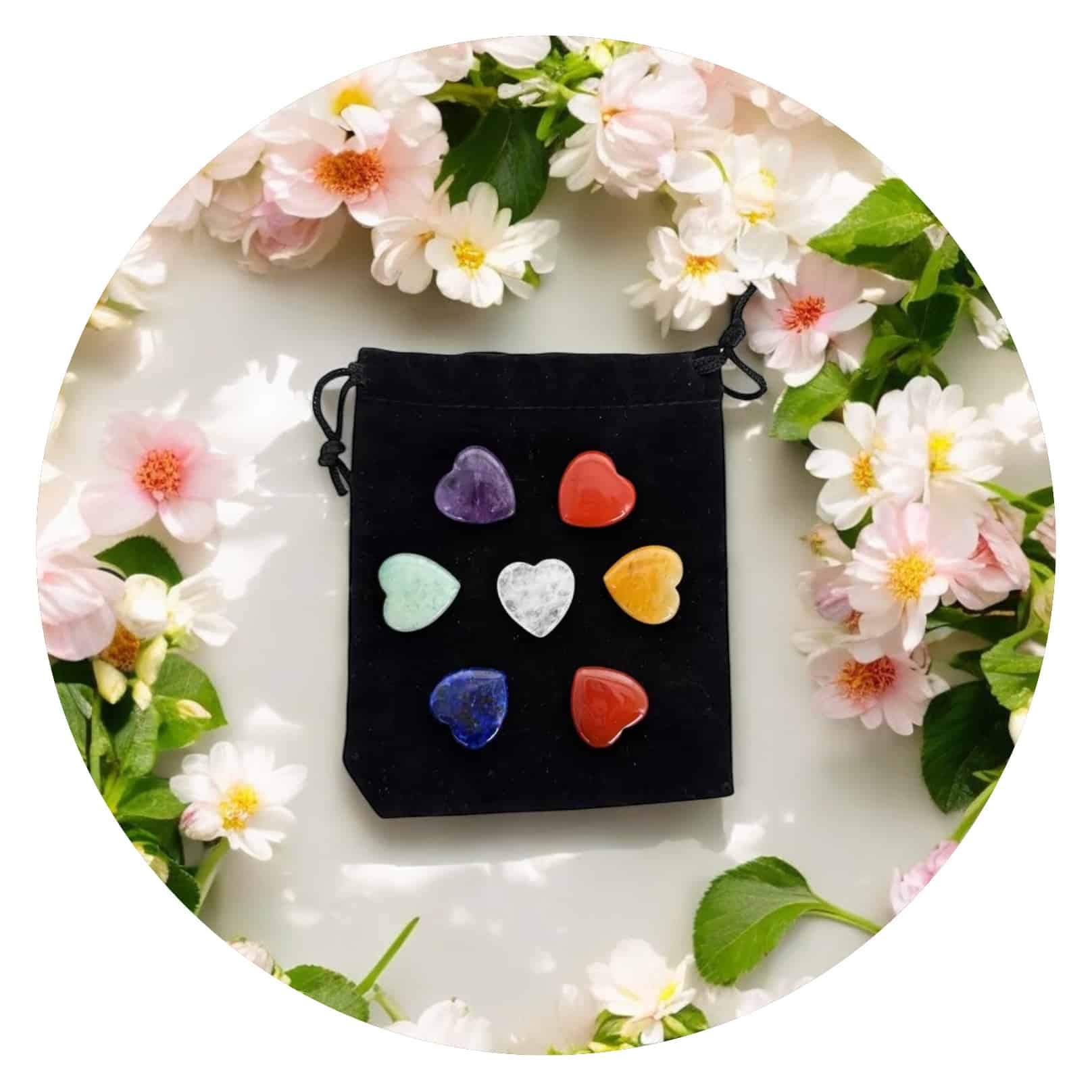 Chakrastenen in fluwelen zakje Chakrastenen in fluwelen zakje