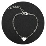 Armbandje met zilverkleurig hartje