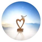 Houten hart met vogeltje