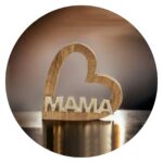 Houten mangohouten standaard met MAMA