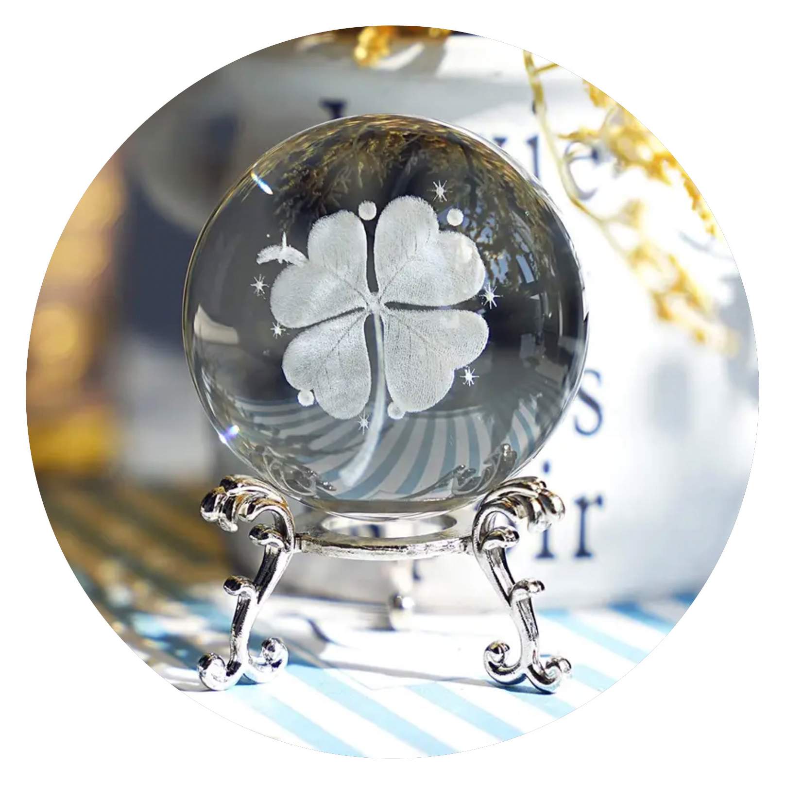 Klavertje vier in bol Klavertje vier in bol