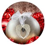 Kersthanger met vleugeltjes en strik