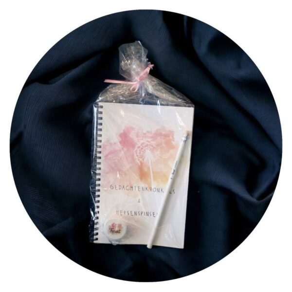 Set notitieboekje puntenslijper en potlood