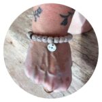 Armband gespikkeld met hartje