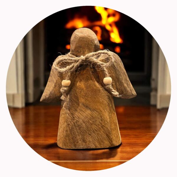 Houten engel met strikje