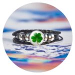 Leren armband met grote ronde klaver