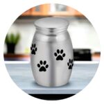 Mini urn met pootafdrukken