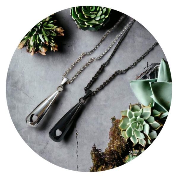 Urnketting zilver-zwart met hartje