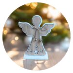 Houten engeltje met belletjes