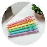 Pen in pasteltint met lieve quote