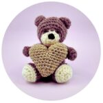 gehaakt beertje bruin met gouden hart