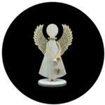 Houten engel gouden vleugels met zwarte achtergrond
