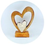 Robuuste houten hart met klein metalen hart